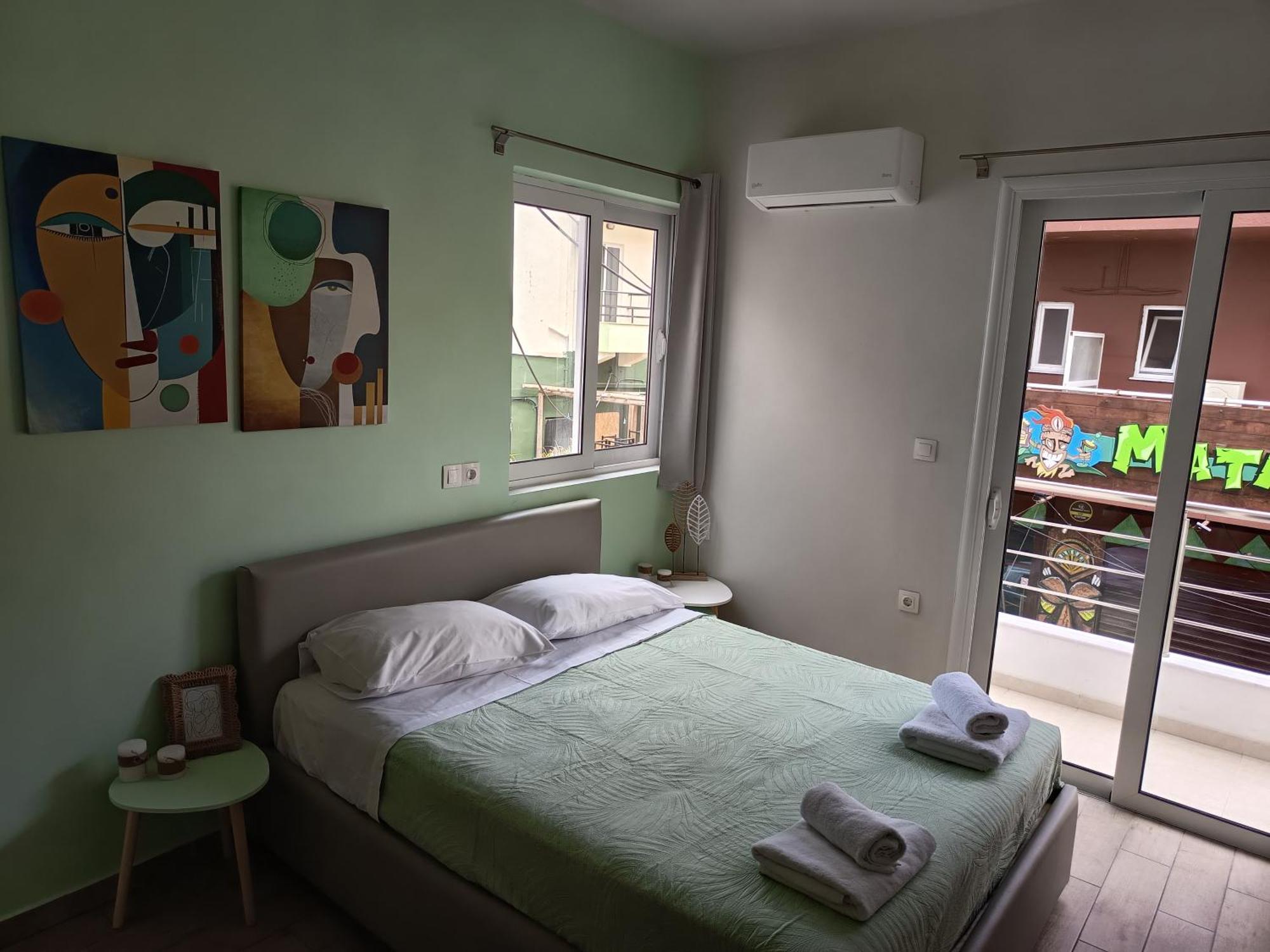Lilian'S Seaview-Party Street-Youth Studios Rhodes City Oda fotoğraf